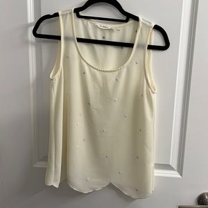 White scalloped hem tank top
